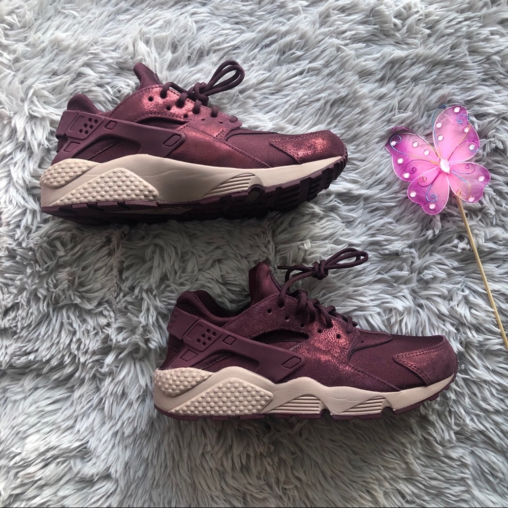 **SOLD** 🎆 Women’s Nike Air Huarache Run 🎆 - Picture 5 of 8